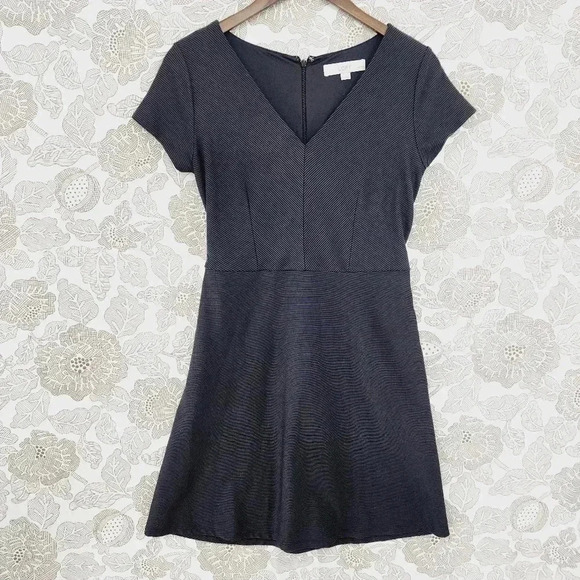 Loft Striped V neck short sleeve Fit & Flare Mini Dres 8P Unlined - Picture 1 of 9